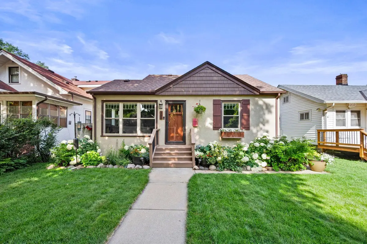 2704 Garfield Street Ne, Minneapolis, MN 55418 - #1