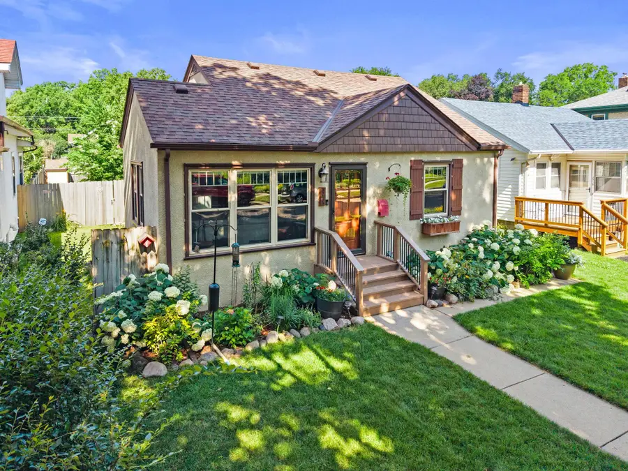 2704 Garfield Street Ne, Minneapolis, MN 55418 - #2
