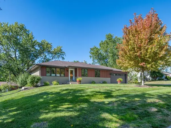 13008 Lakeview Drive Drive, Burnsville, MN 55337