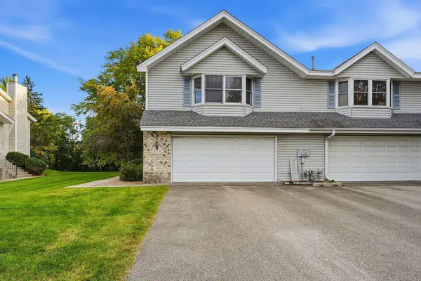 513 Upper Wood Way, Burnsville, MN 55337