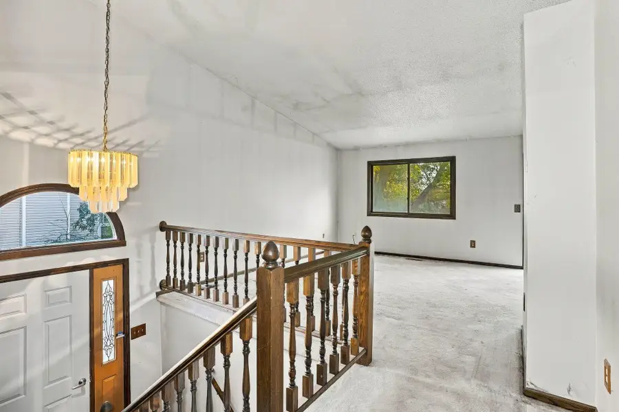 513 Upper Wood Way, Burnsville, MN 55337 - #2