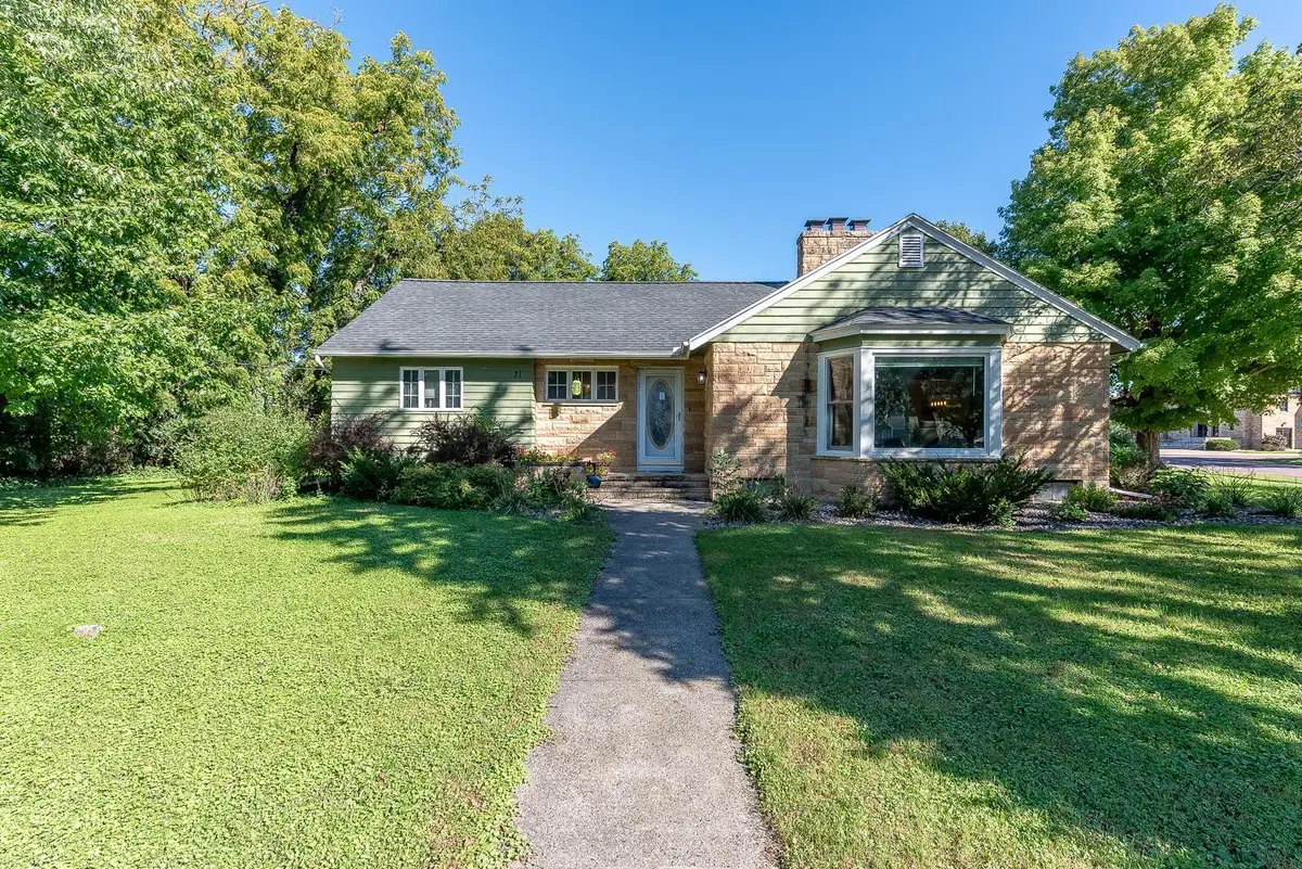 31 Lake Avenue E, Minnesota Lake, MN 56068 - #1