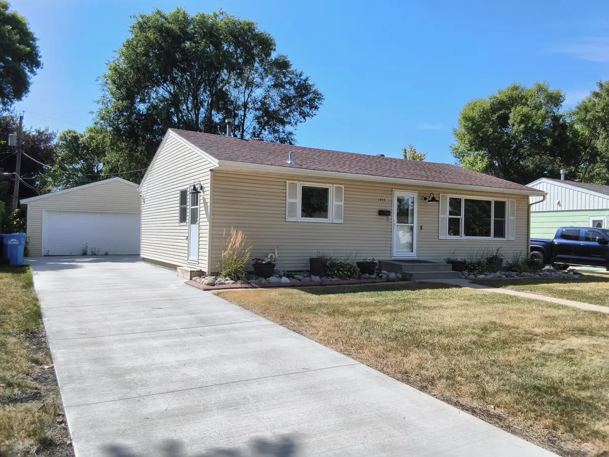 1445 18th Street S, Fargo, ND 58103 - #1