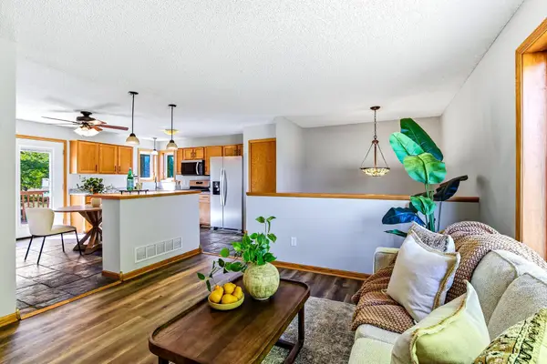 332 Orchard Parkway W, Shakopee, MN 55379