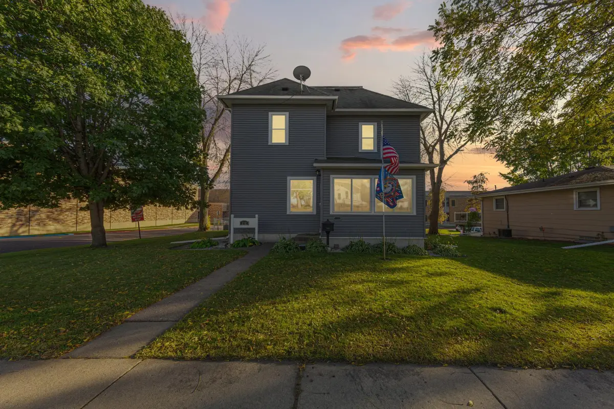 212 Boulevard Avenue Ne, Montgomery, MN 56069 - #1
