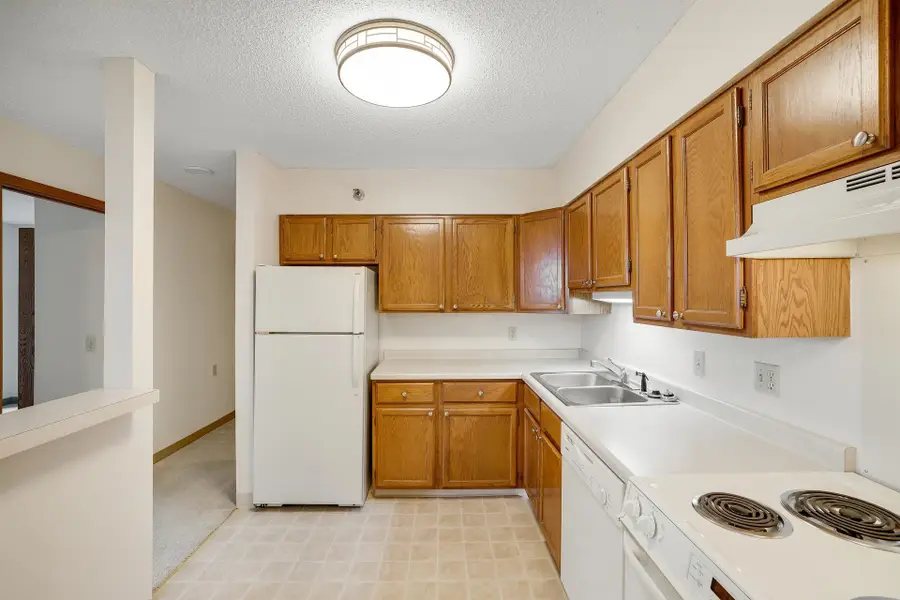 7600 Golden Valley Road #805, Golden Valley, MN 55427 - #3