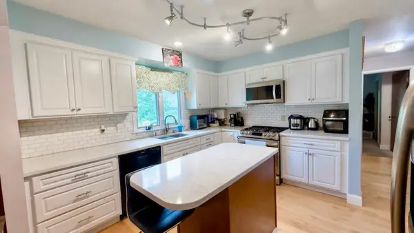 7740 47 1/2 Place N, New Hope, MN 55428