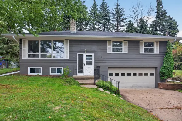 724 E 152nd Street, Burnsville, MN 55306