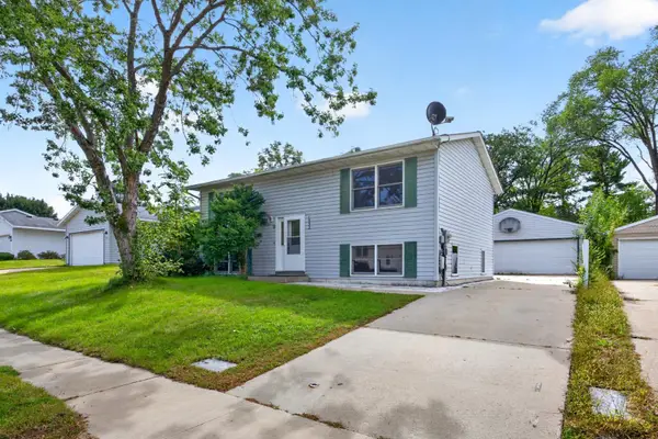 1932 S Village Drive Se, Rochester, MN 55904