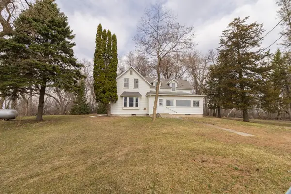 16827 Walden Avenue, Hutchinson, MN 55350