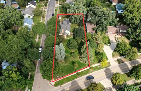 705 Wheelock Parkway W, Saint Paul, MN 55117