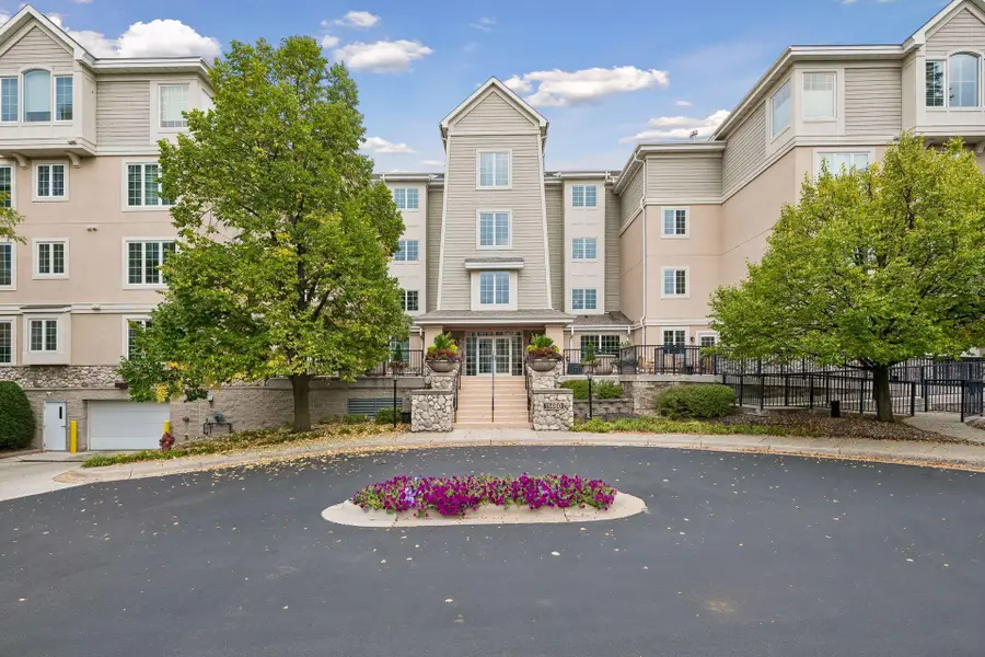 11460 Fairfield Road W #103, Minnetonka, MN 55305 - #2