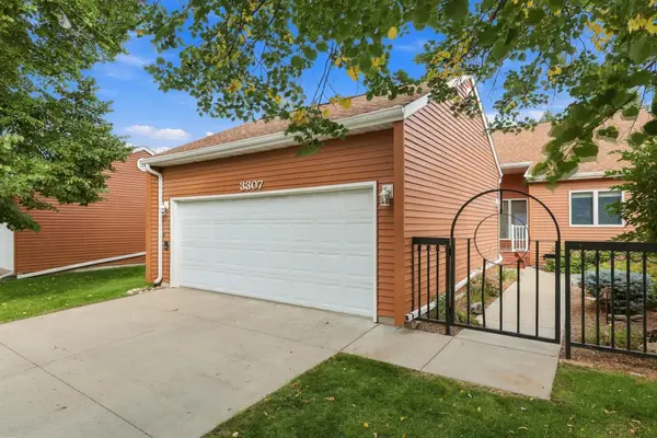 3307 W Prairiewood Drive S, Fargo, ND 58103