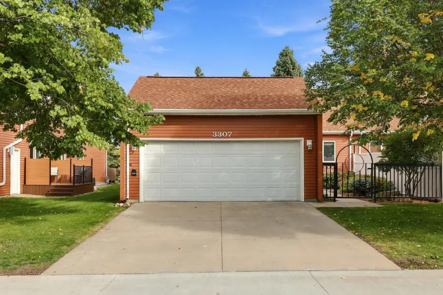 3307 W Prairiewood Drive S, Fargo, ND 58103 - #2