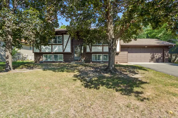 3231 116th Lane Nw, Coon Rapids, MN 55433