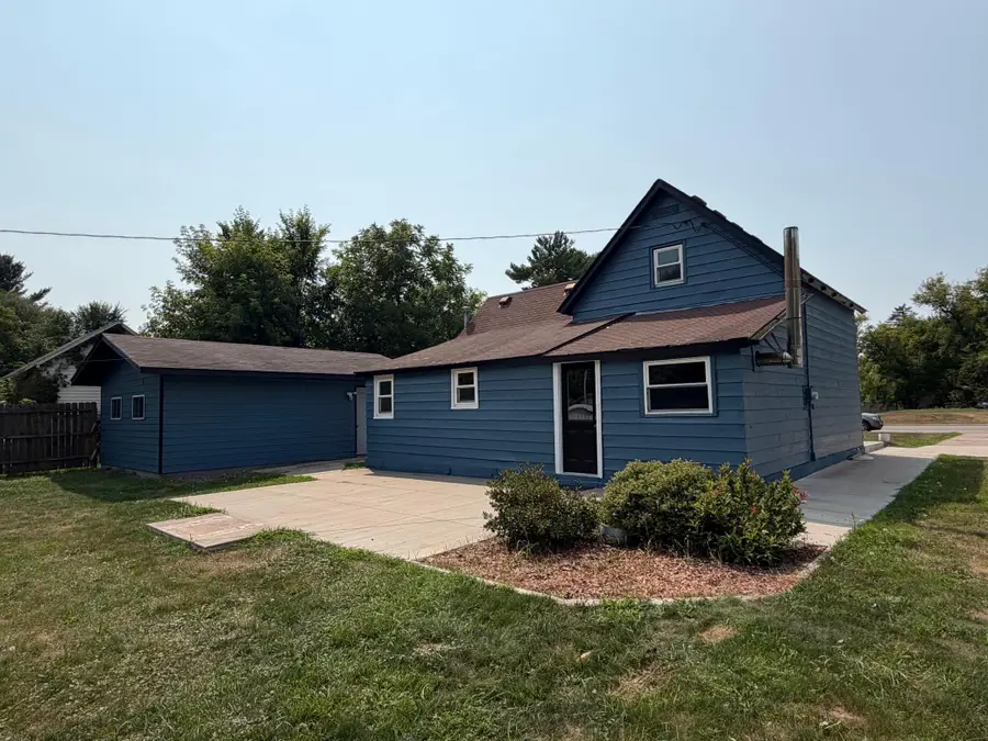 318 Grove Street N, Mora, MN 55051 - #2