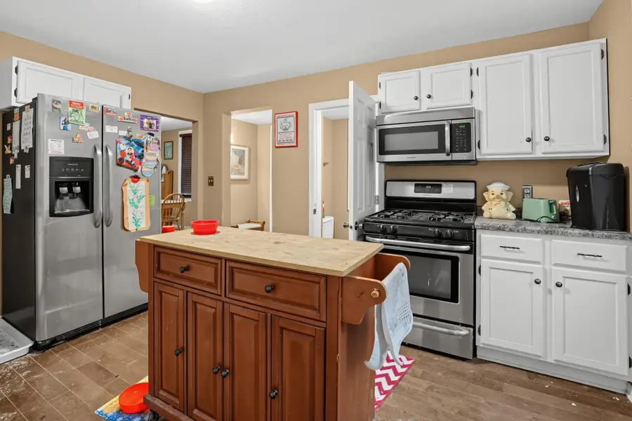 872 Lawson Avenue E, Saint Paul, MN 55106 - #3