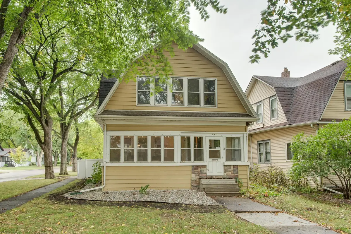 921 10th Street S, Fargo, ND 58103 - #1