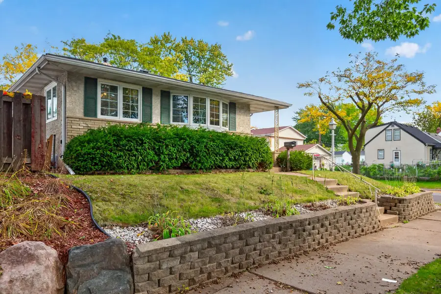 1837 Hawthorne Avenue E, Saint Paul, MN 55119 - #3
