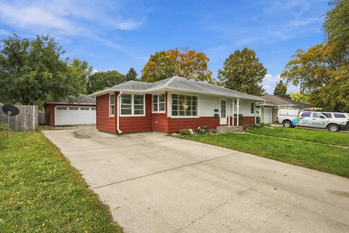 48 17th Avenue N, Fargo, ND 58102 - #1