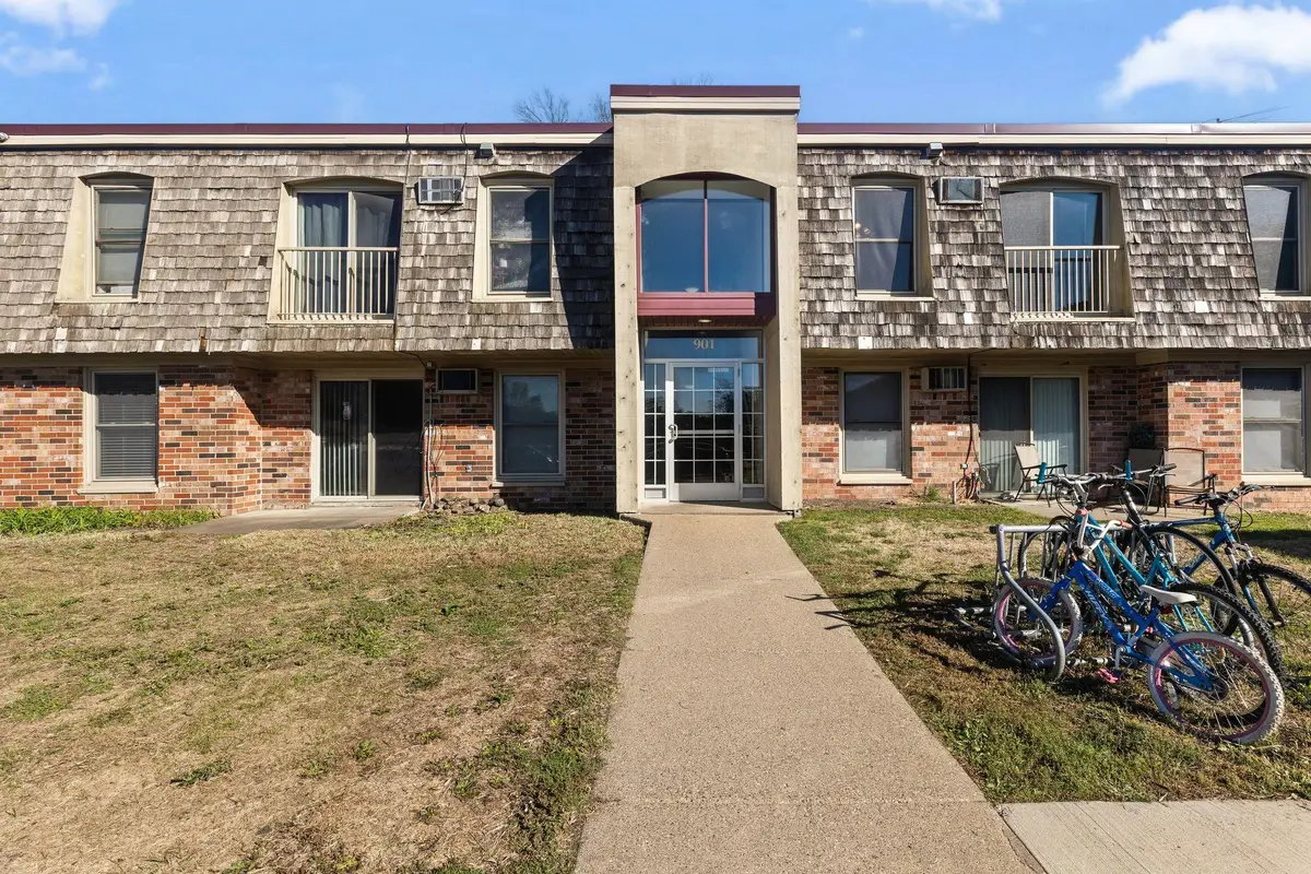 901 11th Avenue S #5, Hopkins, MN 55343 - #1
