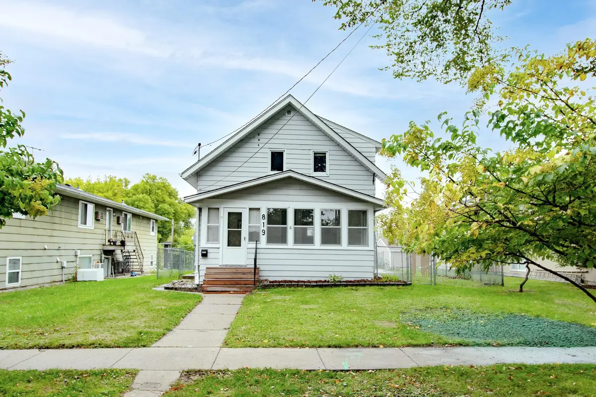 819 1st Street N, Fargo, ND 58102 - #1