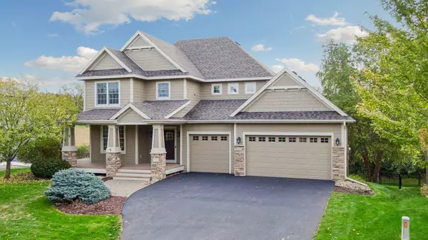 1711 Deephaven Drive, Woodbury, MN 55129