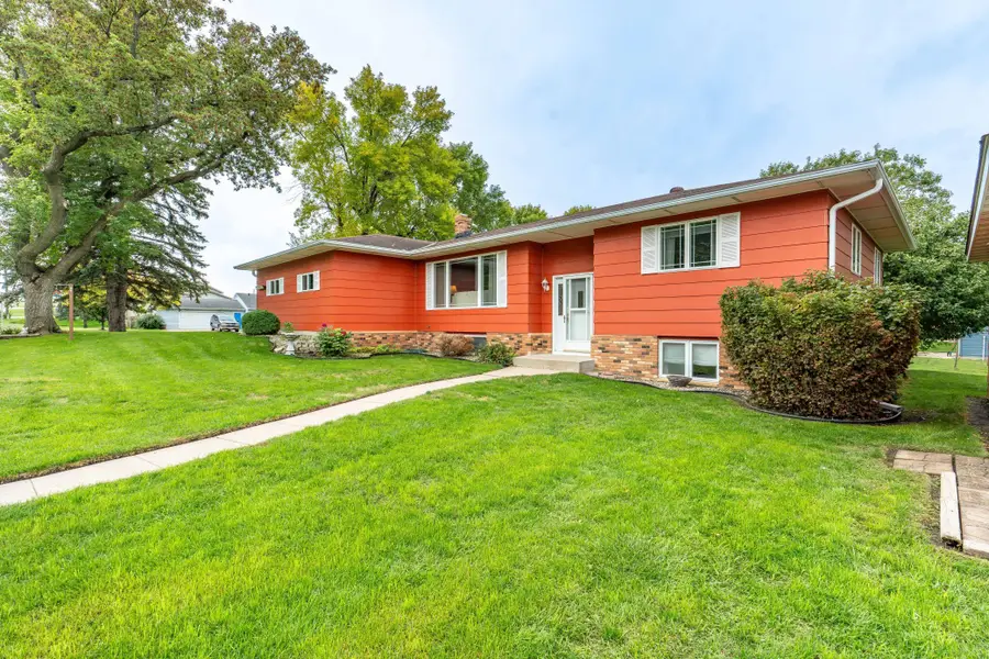 1320 S Mabelle Avenue, Fergus Falls, MN 56537 - #2