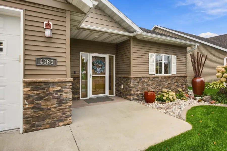 4366 Redwood Lane S, Fargo, ND 58104 - #2