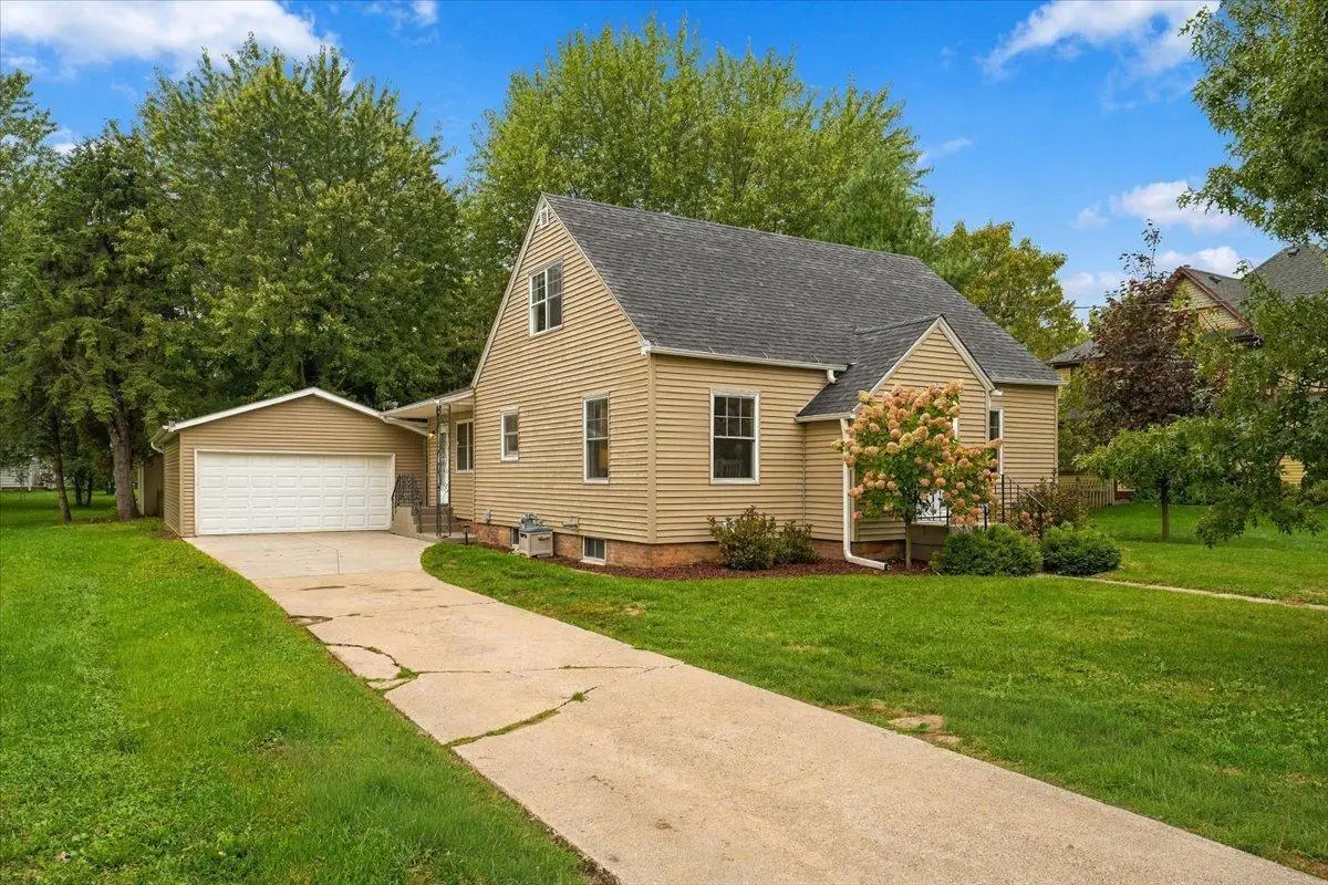 257 S Chestnut Street, Ellsworth, WI 54011 - #1
