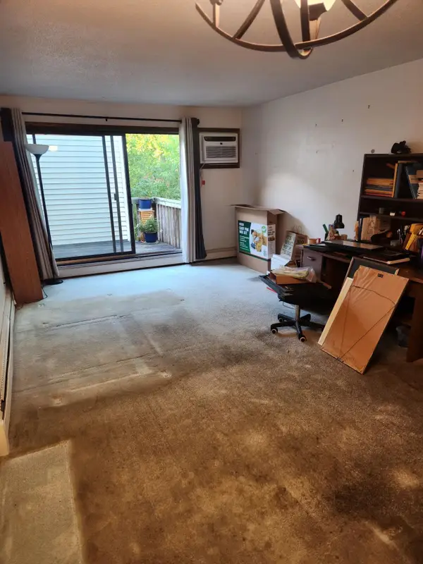 7412 72nd Lane N #318, Brooklyn Park, MN 55428