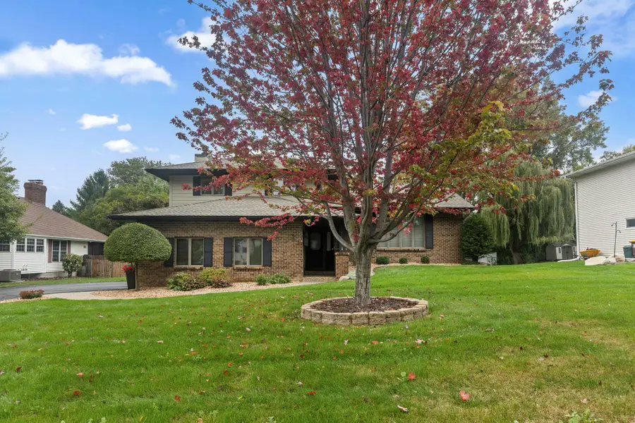 481 Marie Avenue W, West Saint Paul, MN 55118 - #2