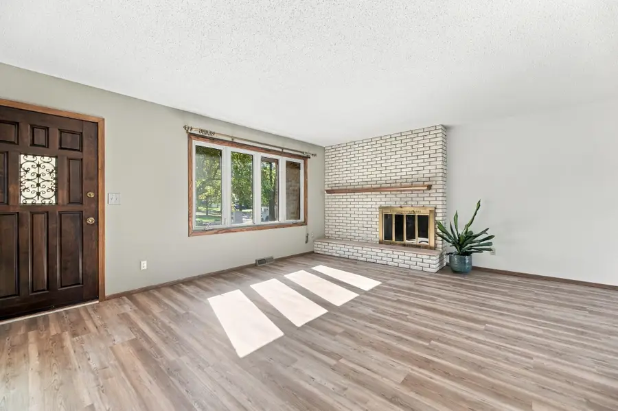 1402 E Gateway Circle S #H, Fargo, ND 58103 - #3
