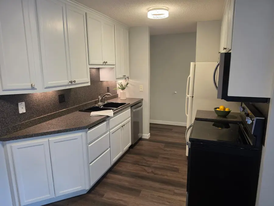 401 E Burnsville Parkway #124, Burnsville, MN 55337 - #3