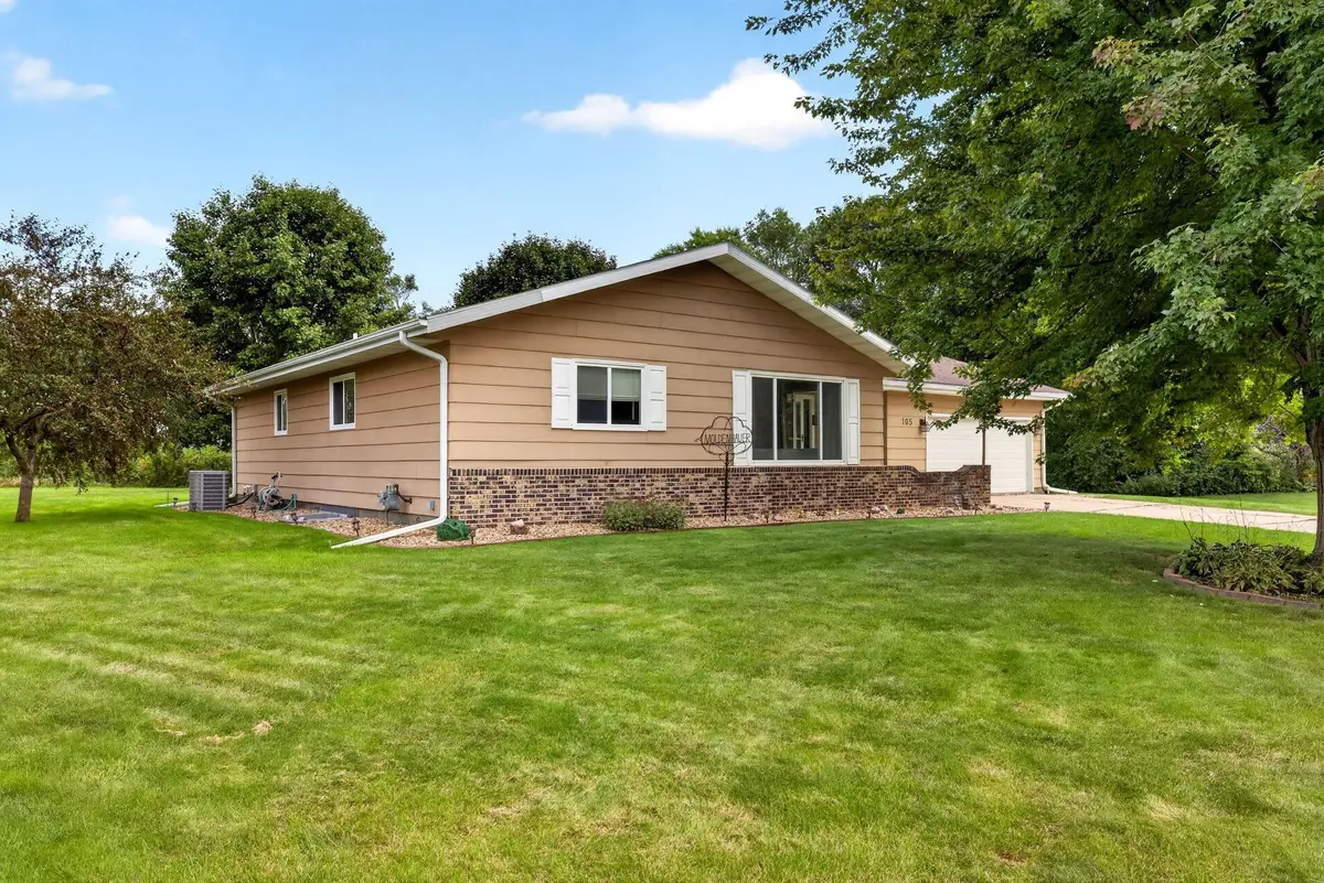 105 Fireside Place, La Crescent, MN 55947 - #1