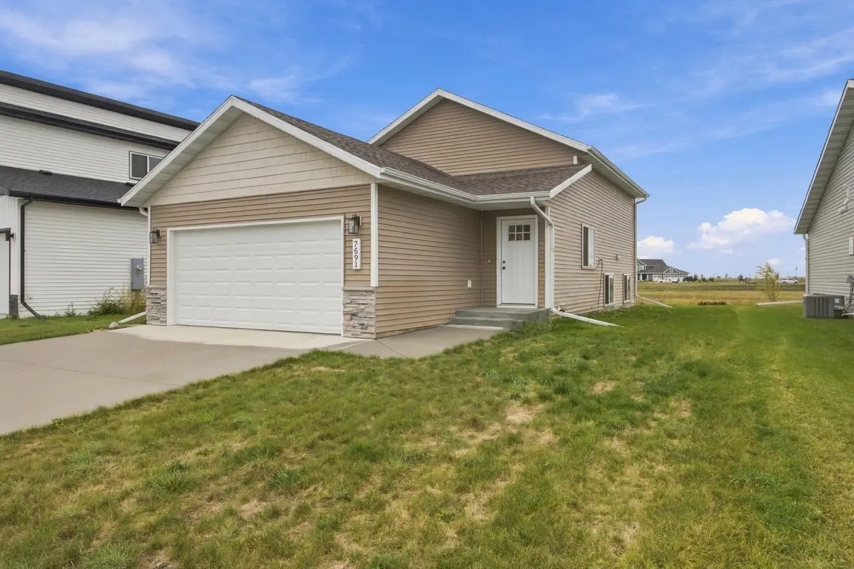 7691 Cub Creek Way, Horace, ND 58047 - #1