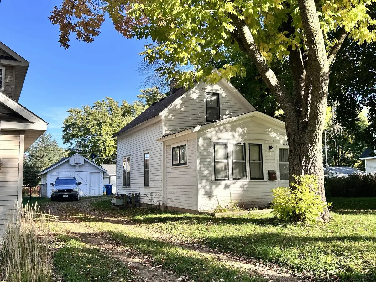 233 17th Avenue N, Hopkins, MN 55343 - #1