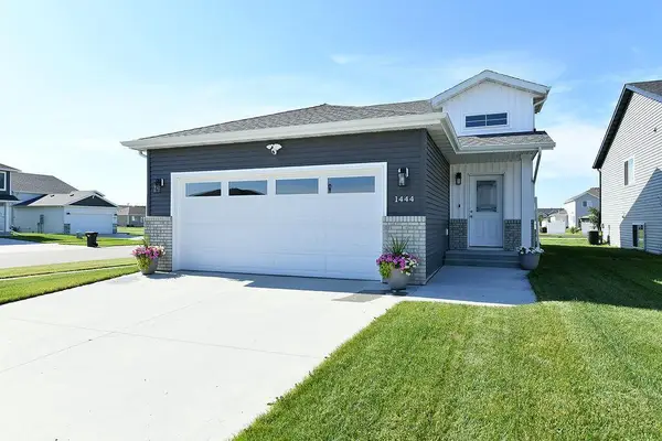 1444 69th Avenue S, Fargo, ND 58104