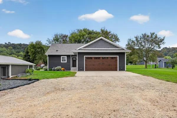 17 Richland Avenue, Saint Charles, MN 55972