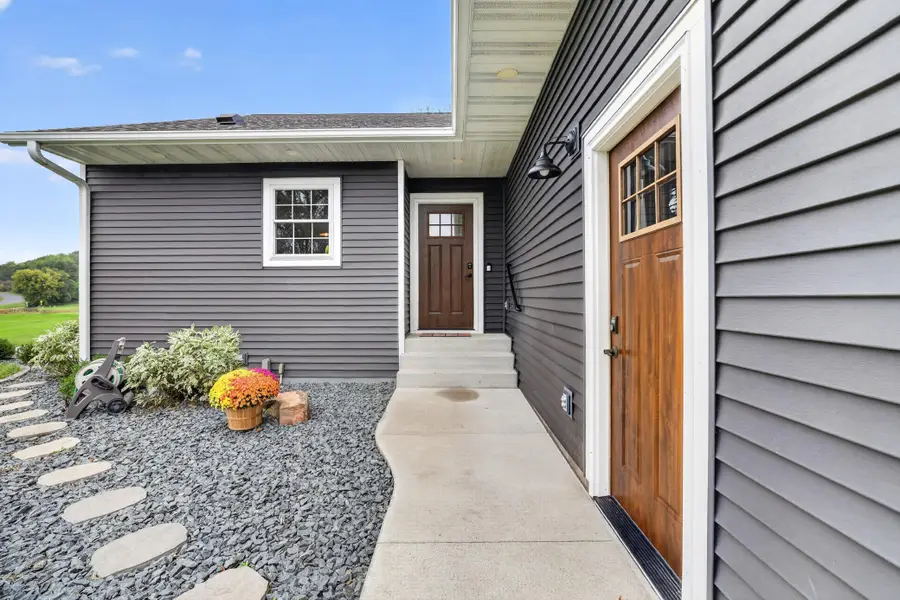 17 Richland Avenue, Saint Charles, MN 55972 - #2