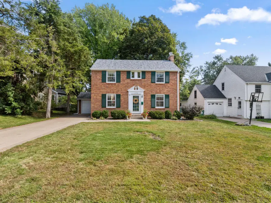 1776 Asbury Street, Falcon Heights, MN 55113 - #2