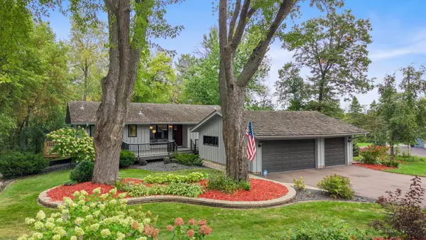 1233 Amble Road, Arden Hills, MN 55112