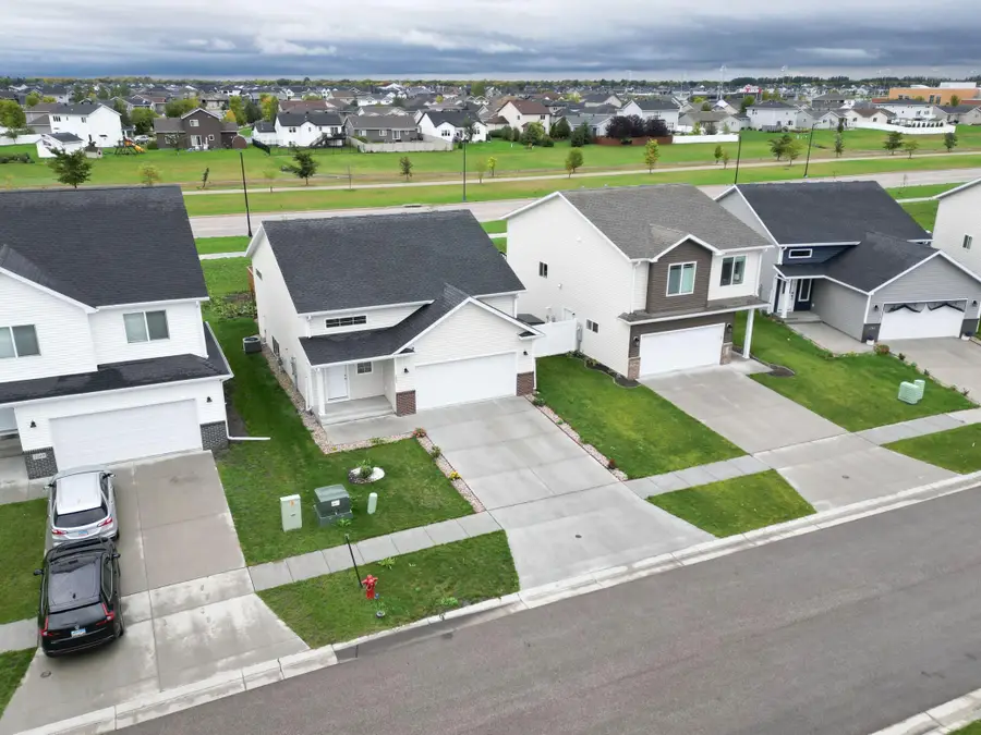 2553 Fulton Loop S, Fargo, ND 58104 - #3