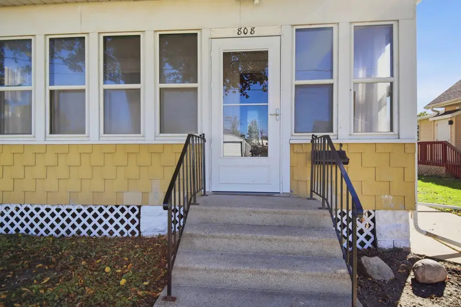 808 6th Avenue Ne, Austin, MN 55912 - #2