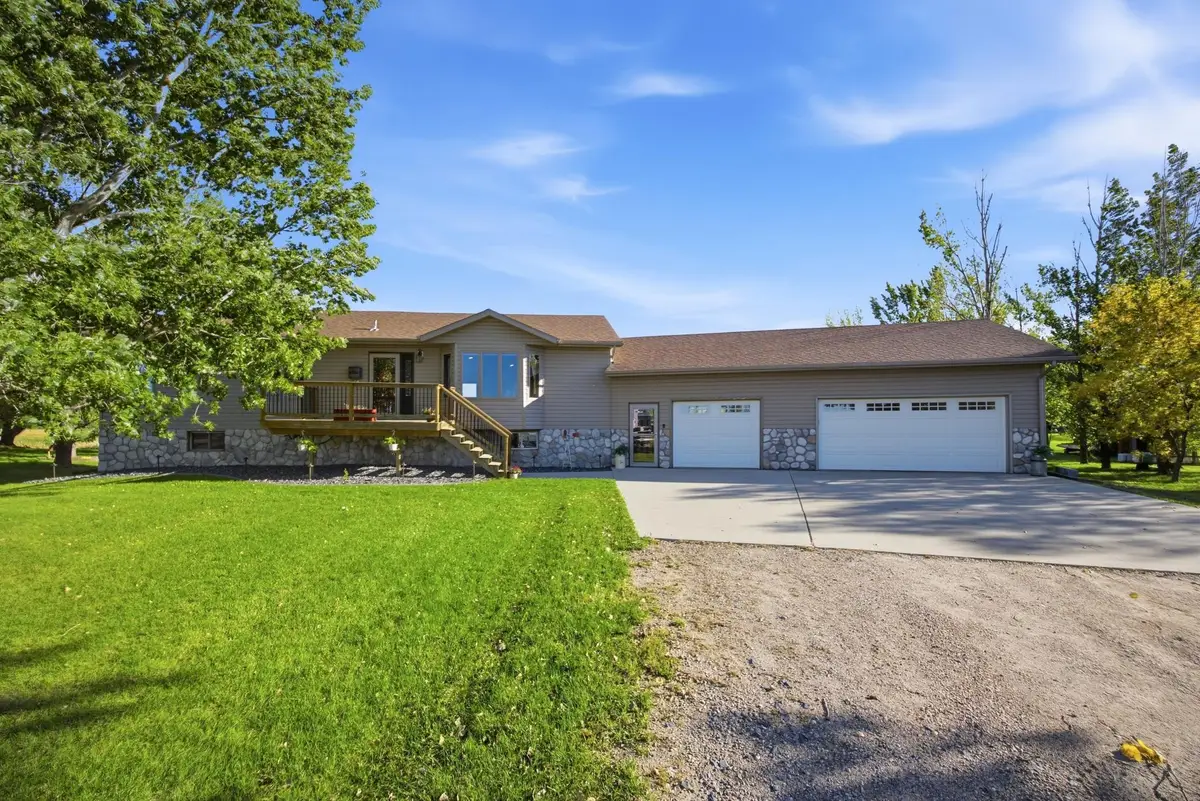 5606 57 1/2 Avenue N, Harwood, ND 58042 - #1
