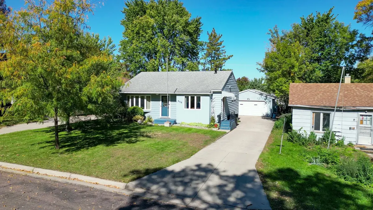 908 W Linden Street W, Fergus Falls, MN 56537 - #1