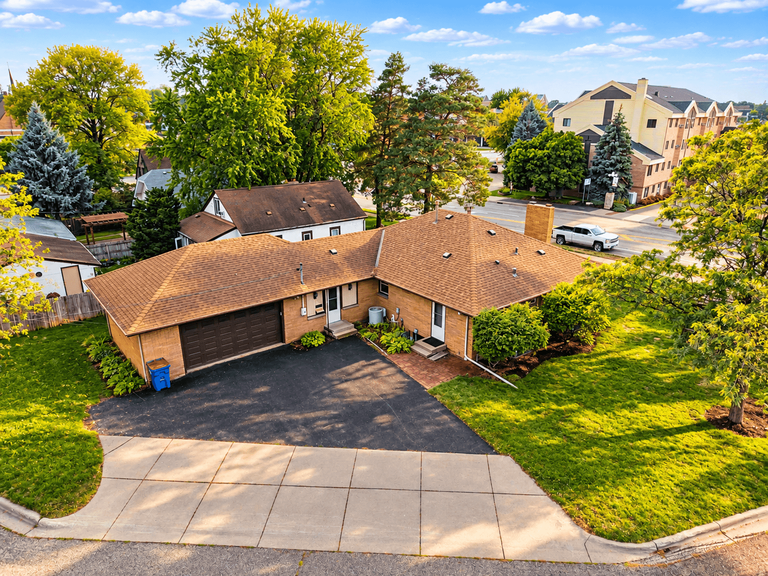 4201 40th Avenue N, Robbinsdale, MN 55422 - #2