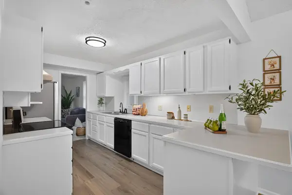 1232 Skillman Avenue W, Roseville, MN 55113