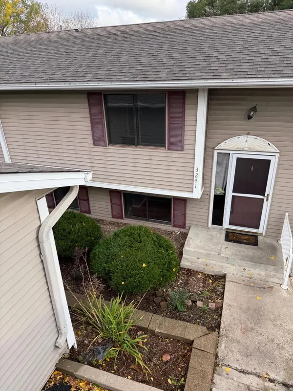 3241 Dodd Lane, Eagan, MN 55121