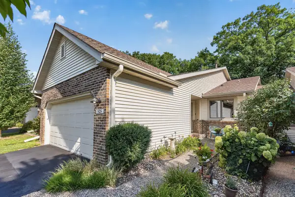 525 Sterling Street S, Maplewood, MN 55119